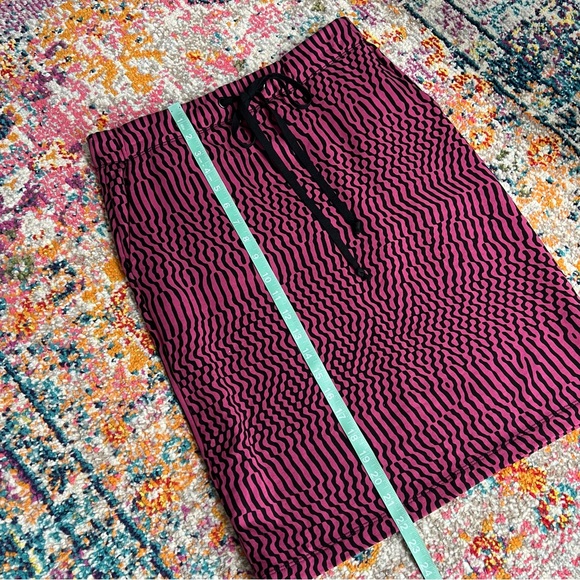 Lobo Mau Pink Black Patterned Women's Skirt Small - Picture 8 of 9